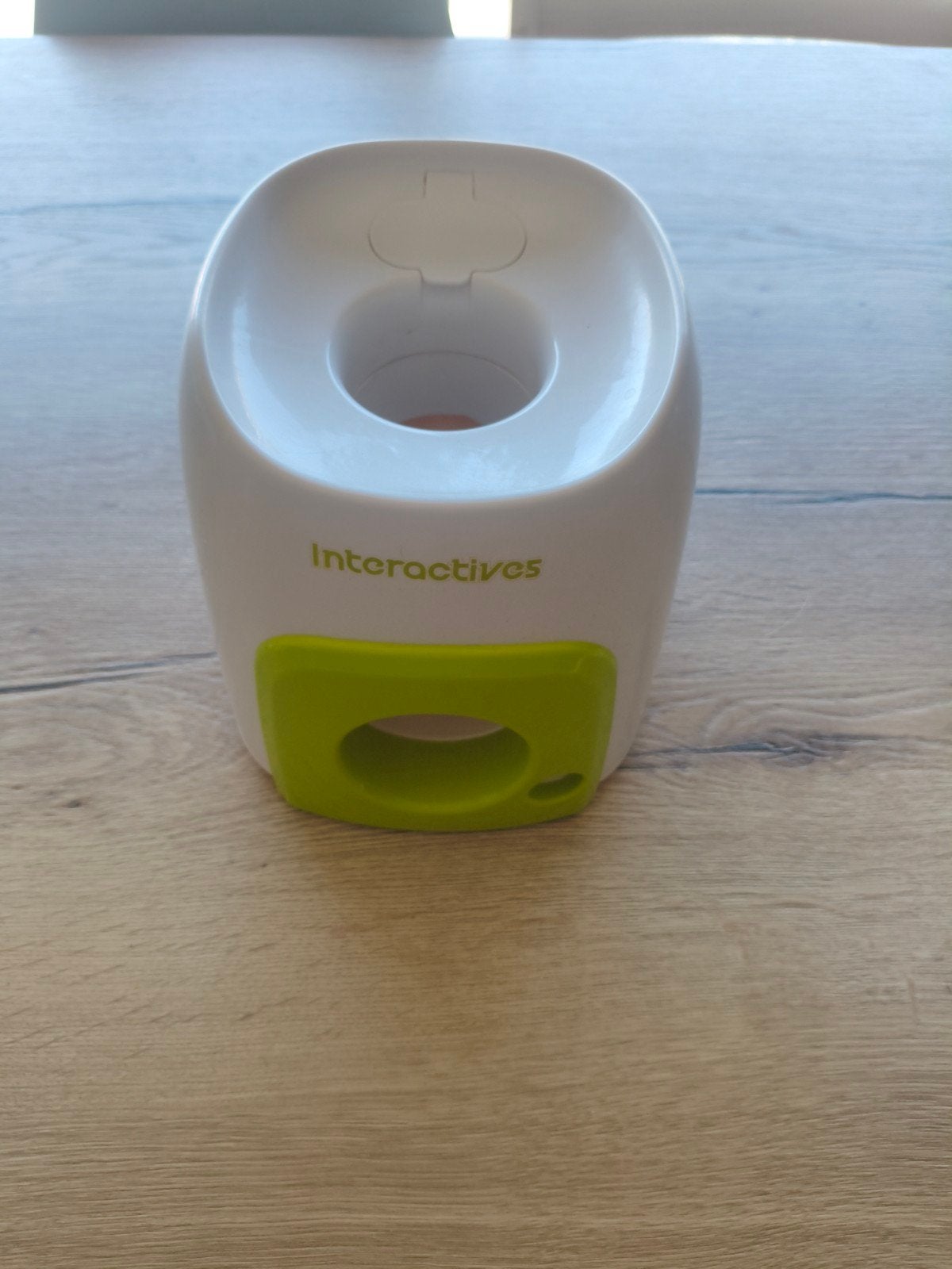 Hondenspeelgoed bal ontvanger, Ophalen