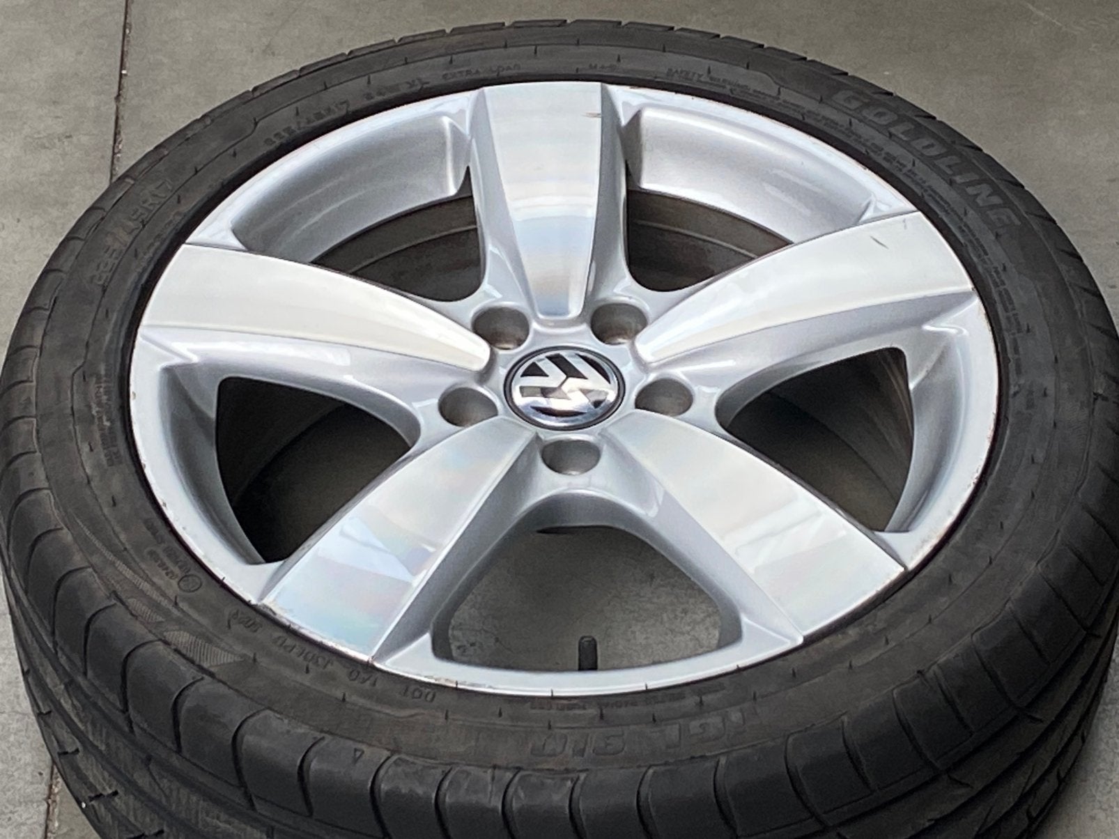 Originele VW 17 inch velgen met banden, Ophalen, Gebruikt, Banden en Velgen, 17 inch