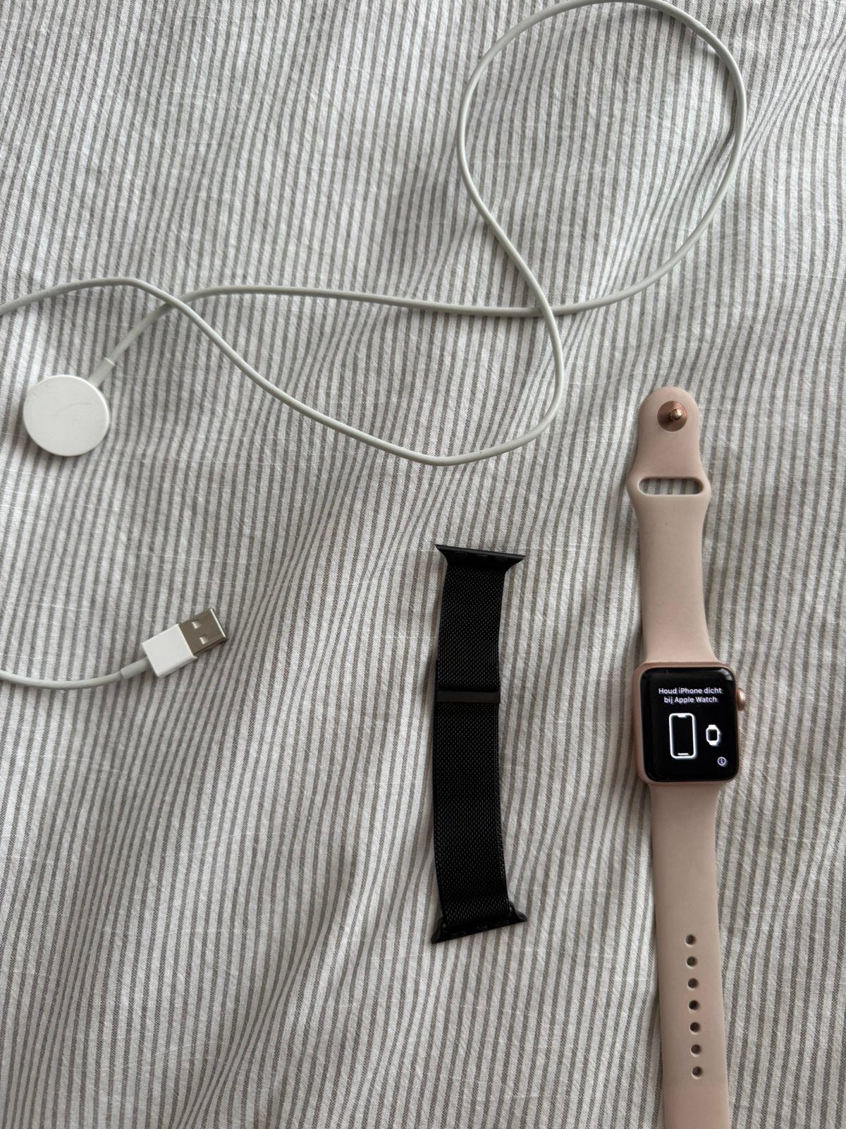 Apple watch serie 3 38mm maat M/L, Ophalen, Gebruikt, Roze, IOS