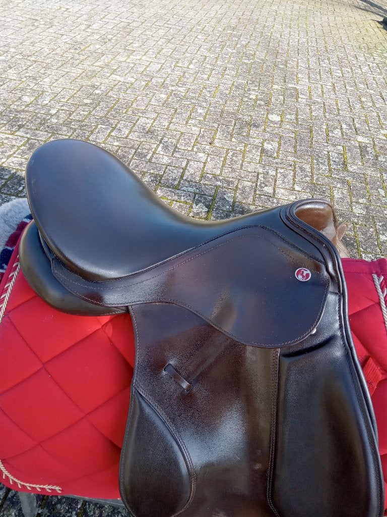 veelzijdig,springgericht zadel ALS NIEUW ;C W D zadel paard, Enlèvement ou Envoi, Dressage, Comme neuf, Réglable