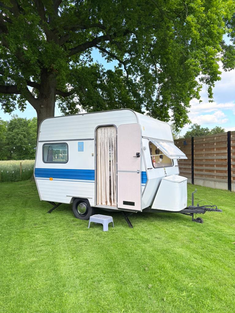 Retro bohemian knaus caravan, Particulier, Lit fixe, Siège de train, Réfrigérateur