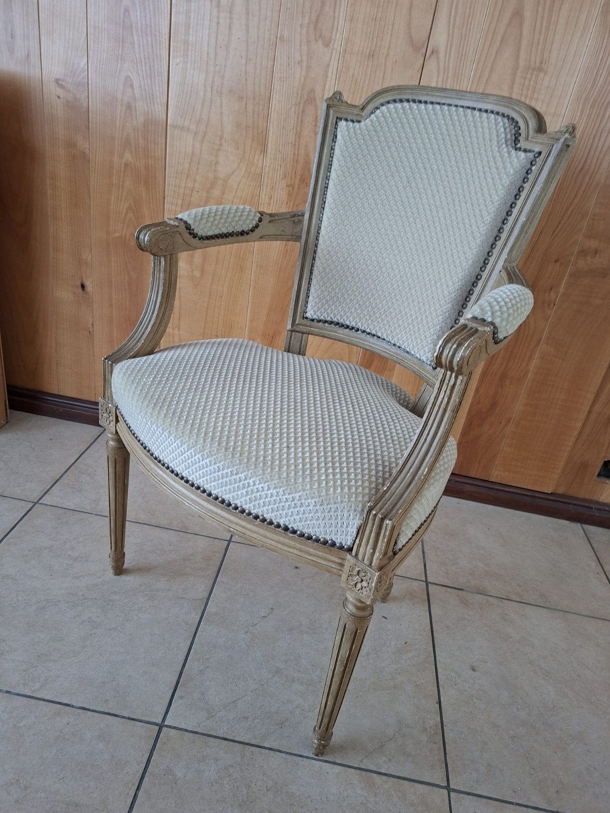 1 notelaar ceruse stoel met armleuningen, Maison & Meubles, Chaises, Autres couleurs, Comme neuf, Enlèvement, Autres matériaux