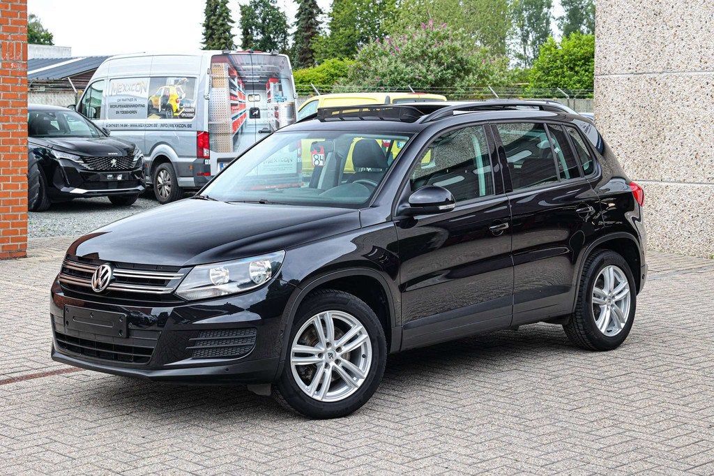Volkswagen Tiguan PANORAMISCH-DAK*ACTIEVE-PARKEER-ASSISTENT*, Auto's, Voorwielaandrijving, Stof, Gebruikt, 4 cilinders