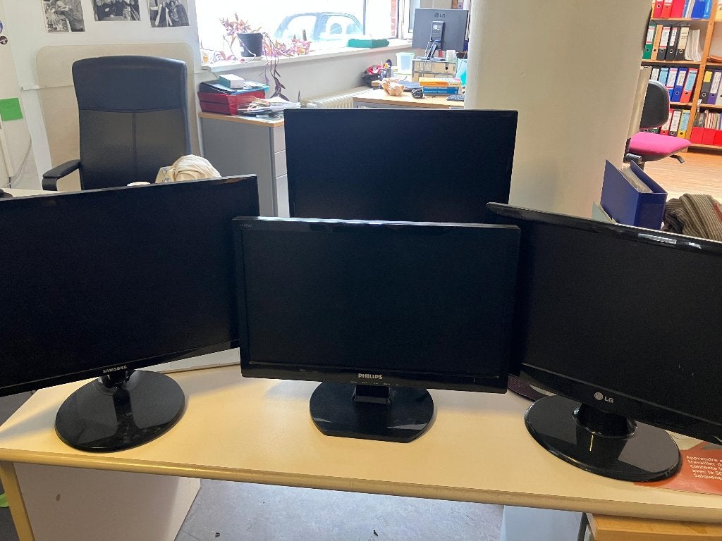 Computer monitors/ screens, Ophalen, Gebruikt