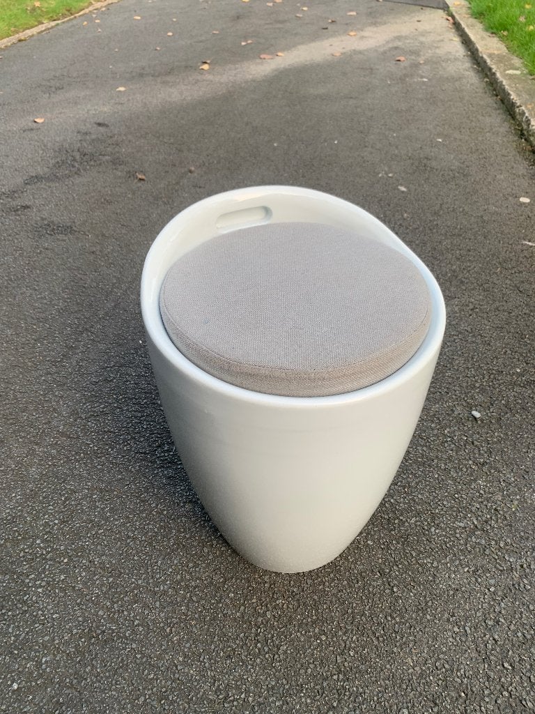 Kruk met opbergvak, Ophalen, Kunststof, Zo goed als nieuw, 1 kruk