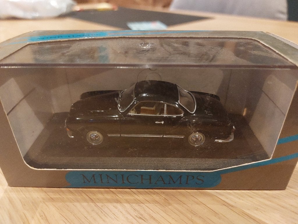 Minichamps Karmann Ghia Coupé noir 1/43, Hobby & Loisirs créatifs, Voitures miniatures | 1:43, Enlèvement ou Envoi, Neuf, Voiture