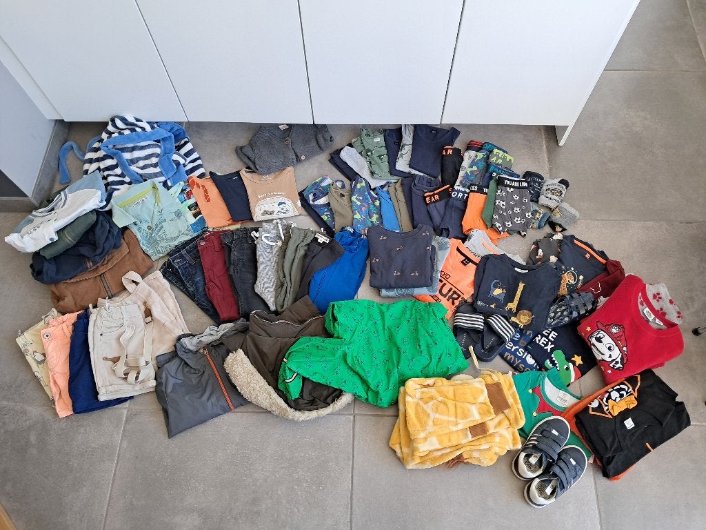 Pakket jongenskleding maat 98-104, Ophalen, Gebruikt, Maat 98