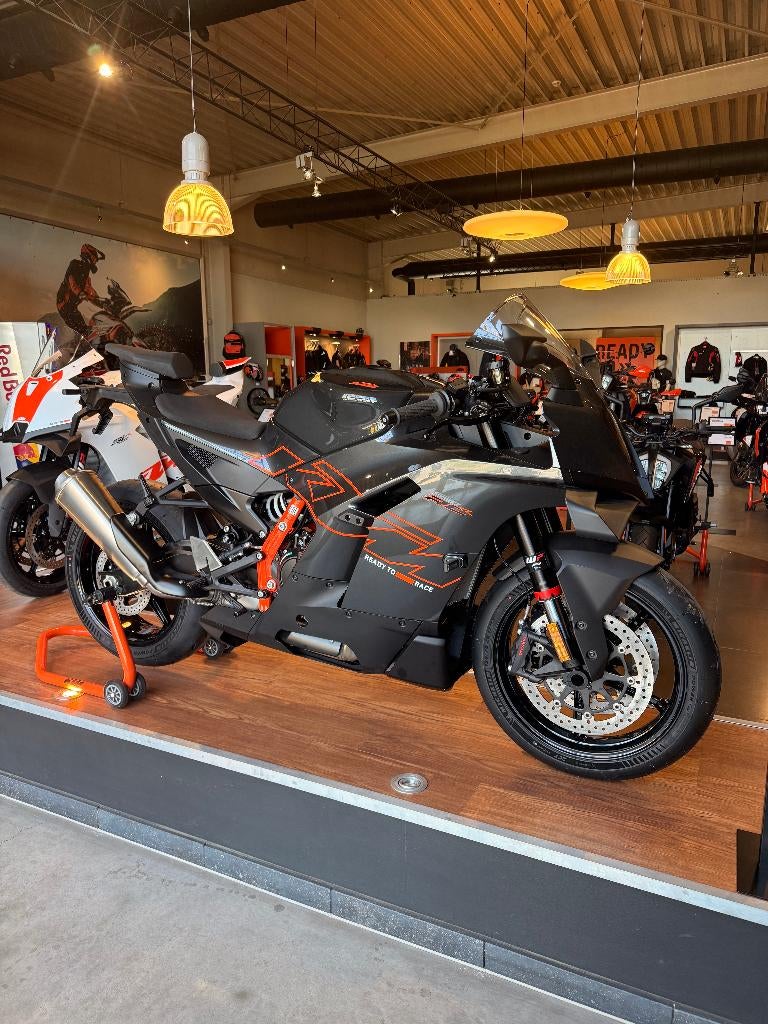 KTM RC 990 R 2026 - Laatste stuk onmiddelijk beschikbaar, Motoren, Traction Control, 2 cilinders, Nieuw, Motorrijbewijs A
