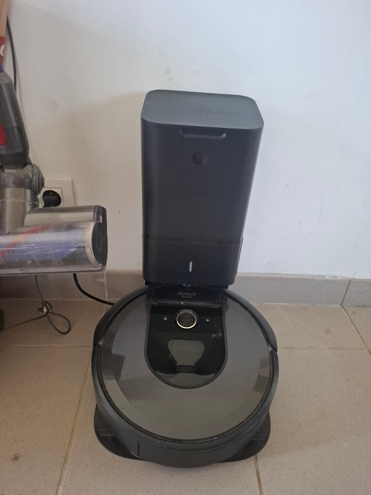 iRobot I7, Electroménager, Utilisé, Aspirateur robot, IRobot