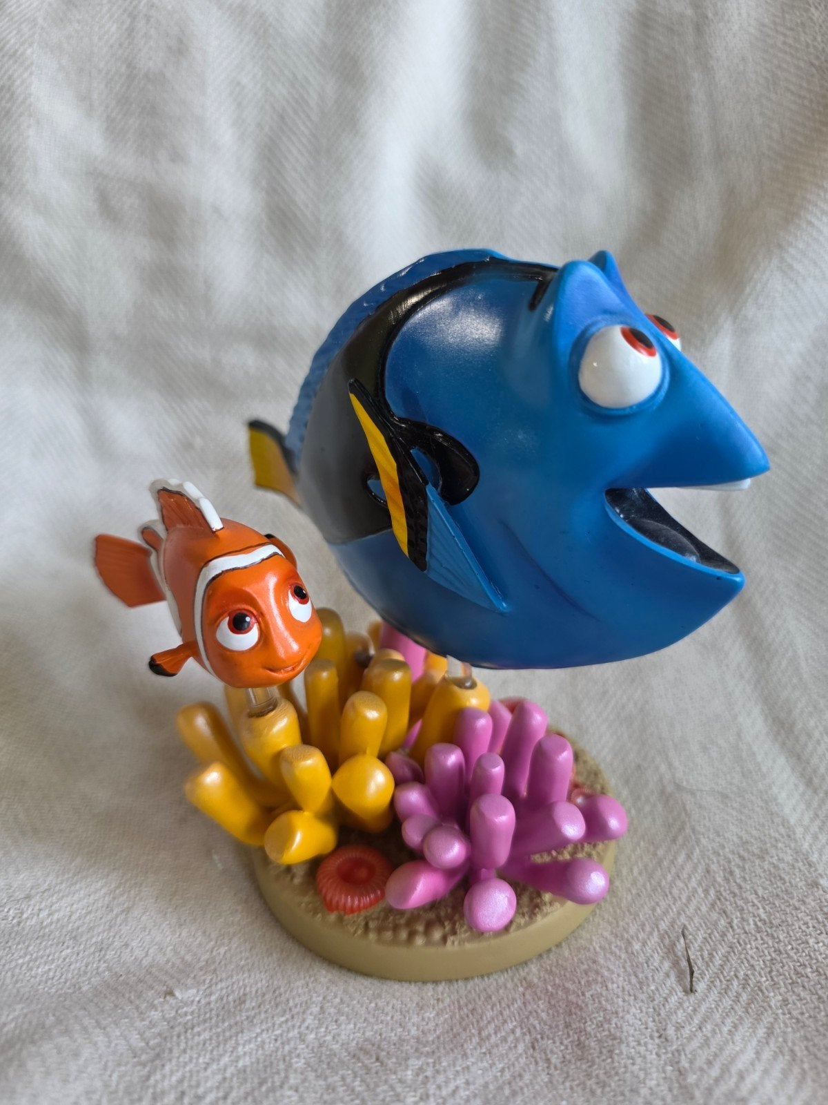 figurine de collection Dory et Nemo de la collection Disney, Enlèvement ou Envoi