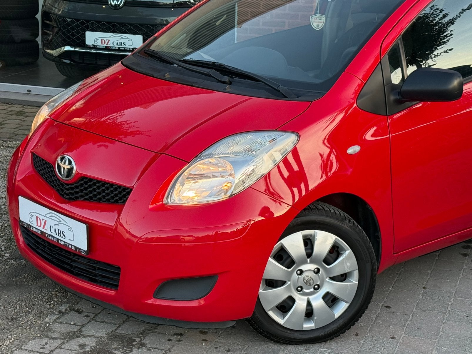 TOYOTA YARIS 1.4D 90CH |RADIO CD | AUX | 1ER PROPRIÉTAIRE |, Autos, Rouge, Achat, Entreprise, 110 g/km
