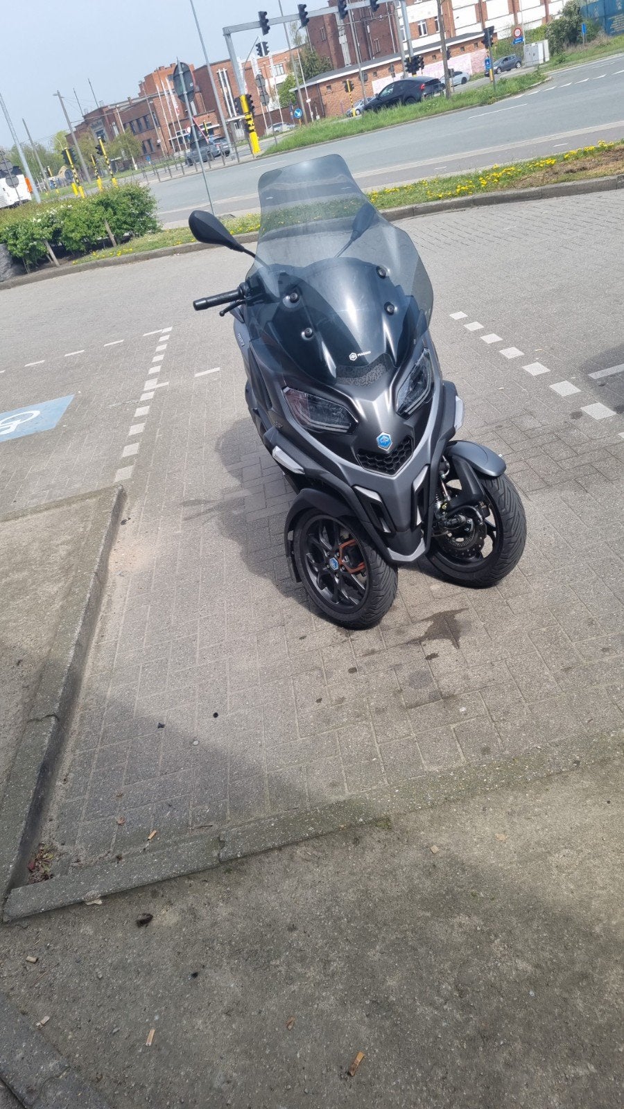 Piaggio mp3 530 cc Hpe exclusive, Motoren, Motoren | Piaggio, Nieuw, Cruise Control, 12 t/m 35 kW, Sport