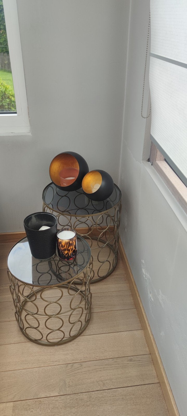 Petites tables d'appoint, Enlèvement