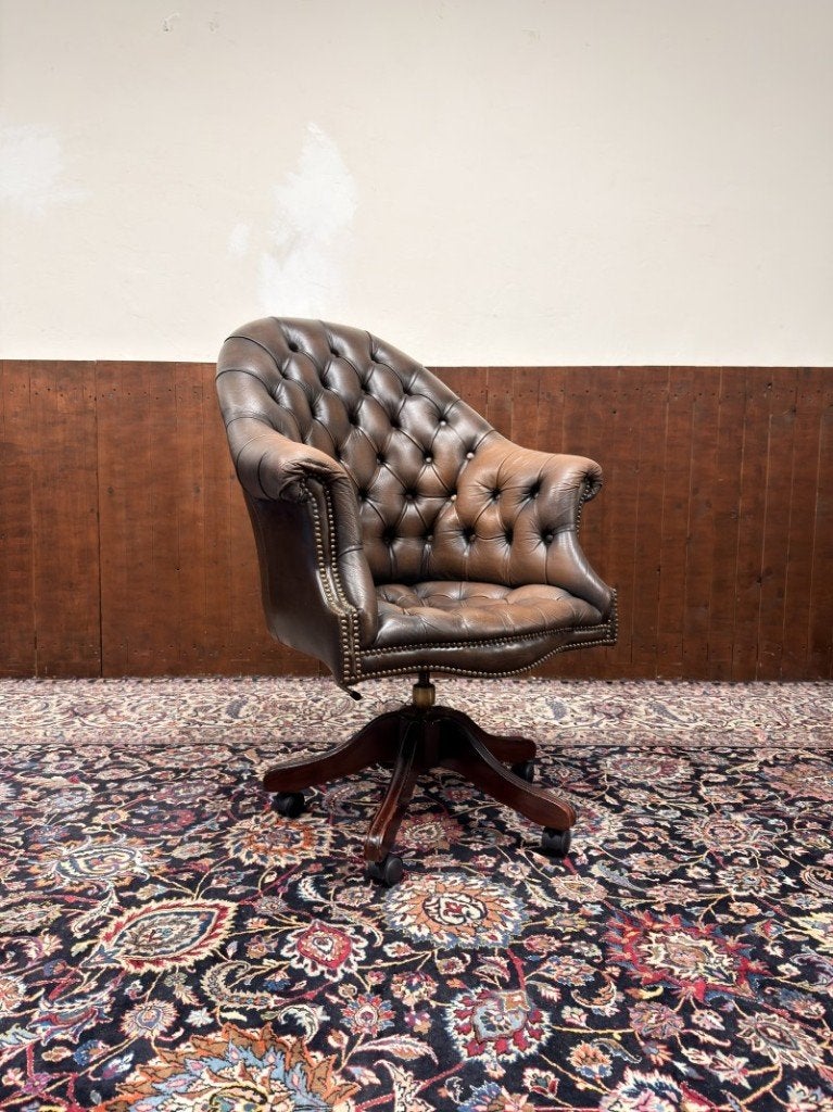 Klassiek Engels Chesterfield Bureaustoel, Antiek en Kunst, Ophalen