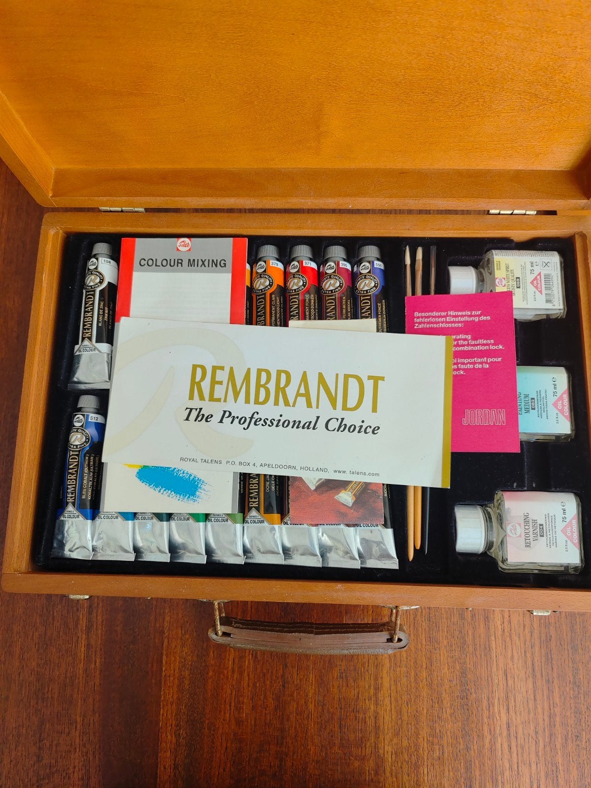 Luxe Rembrandt Olieverfkist Royal Talens 18x40ml
Ongebruikt, Ophalen of Verzenden, Olieverf