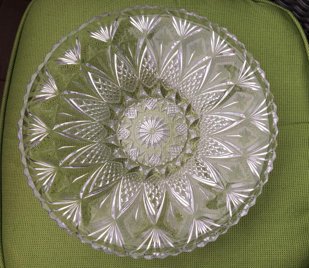 Glazen schotel, Ophalen of Verzenden, Zo goed als nieuw, Glas, Schaal of Schalen