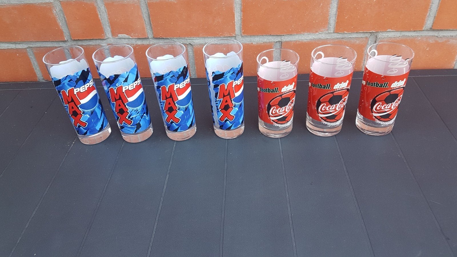 speciale frisdrank glazen 1€ per stuk, Ophalen