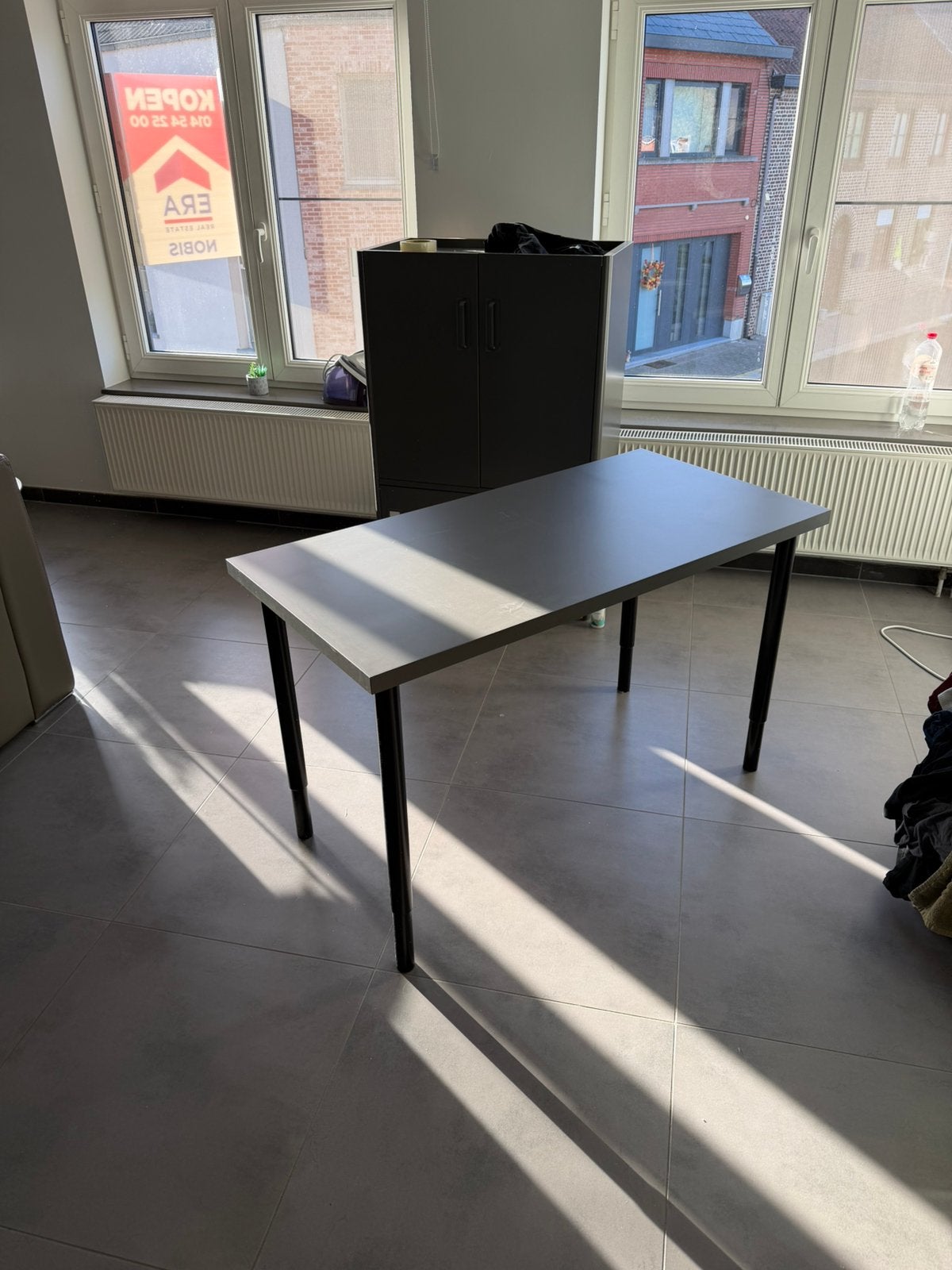 Tafel, Modern, Ophalen, Zo goed als nieuw, Grijs