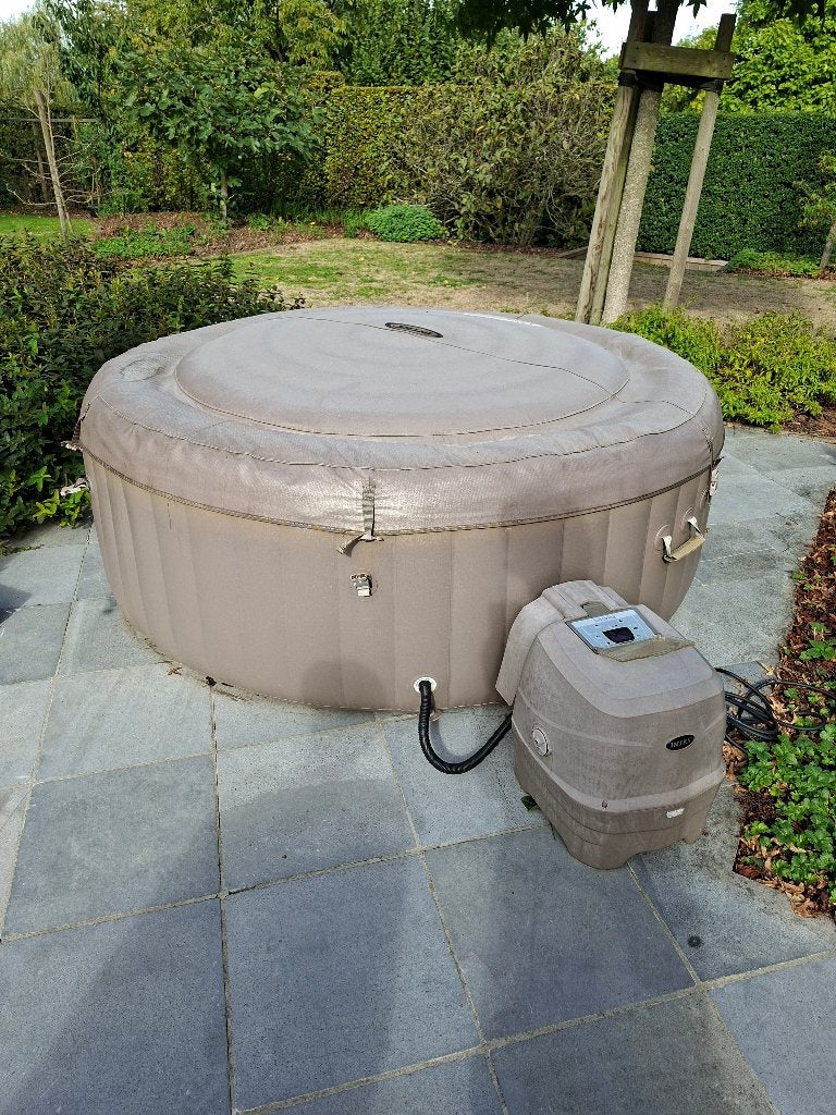 Jacuzzi 4 personen, Jardin & Terrasse, Enlèvement, Utilisé, Couverture, Gonflable