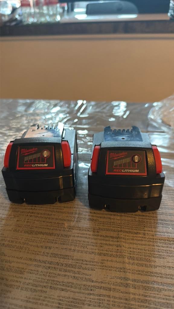 Milwaukee batterijen, Ophalen, Zo goed als nieuw