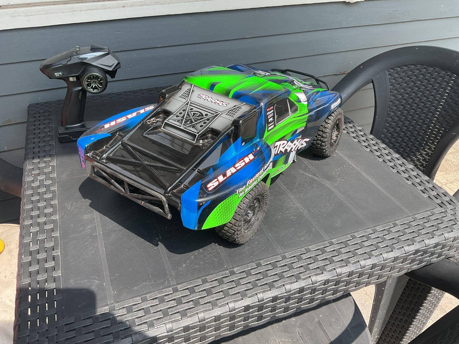 Traxxas slash 4x4, Hobby & Loisirs créatifs, Modélisme | Radiocommandé & Téléguidé | Voitures, Échelle 1:10, Enlèvement ou Envoi