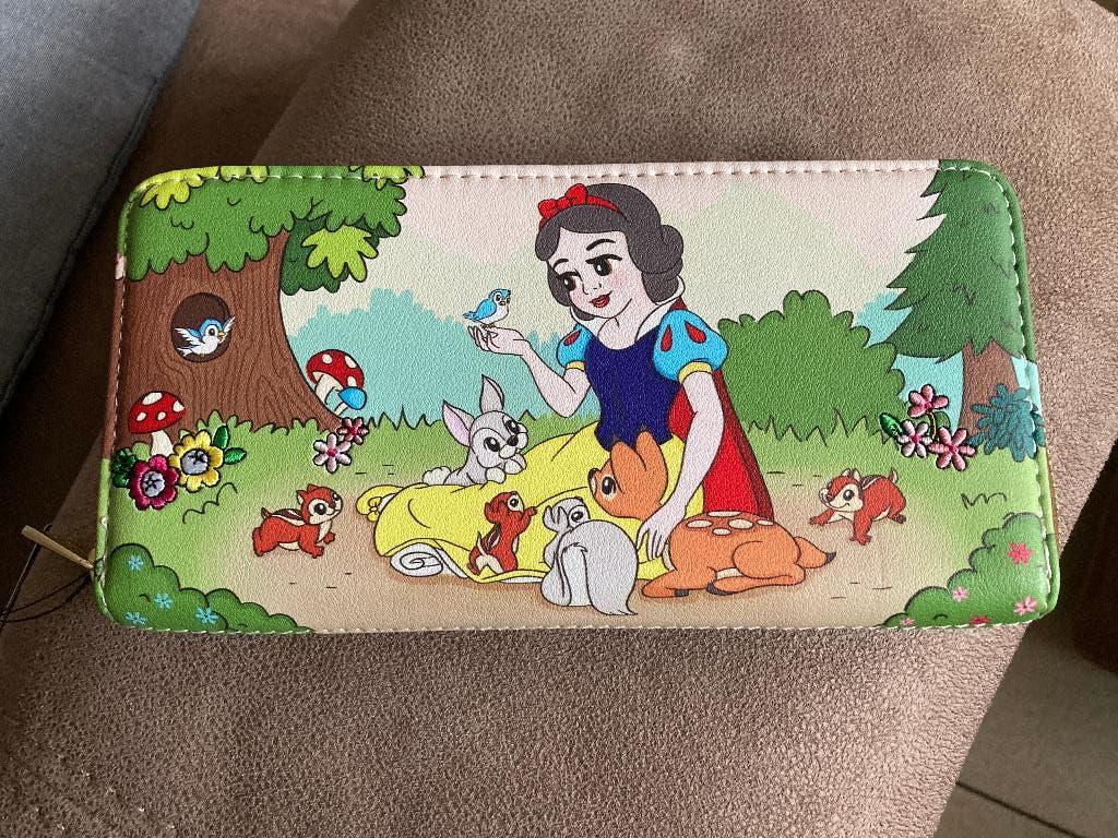 Nieuwe Loungefly Sneeuwwitje portemonnee ( Disney ), Verzamelen, Disney, Ophalen of Verzenden, Sneeuwwitje of Doornroosje, Nieuw