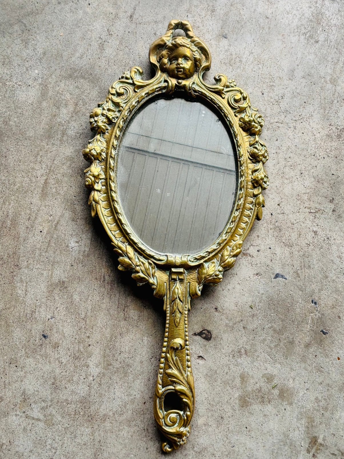 Miroir, Antiquités & Art, Enlèvement