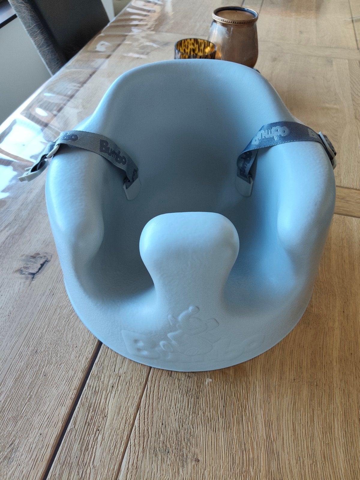Bumbo zitje, Kinderen en Baby's, Kinderstoelen, Ophalen of Verzenden, Zo goed als nieuw, Overige typen, Gordel(s)