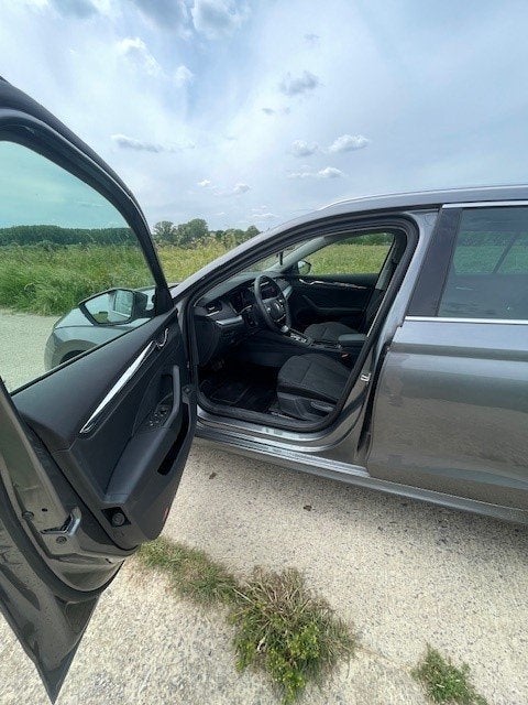 Skoda Octavia Combi, Argent ou Gris, Achat, Euro 6, Noir