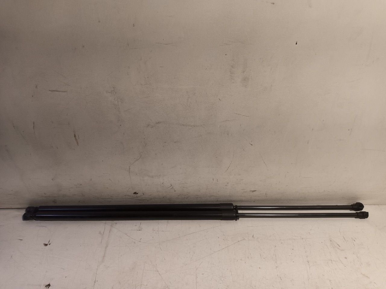 Gasdrukveerset achter Mercedes-Benz Citan, Onderdelen@venauto.nl, Van der Ven Autorecycling B.V., Gebruikt, Ettenseweg 76, 4706 PB Roosendaal, The Netherlands