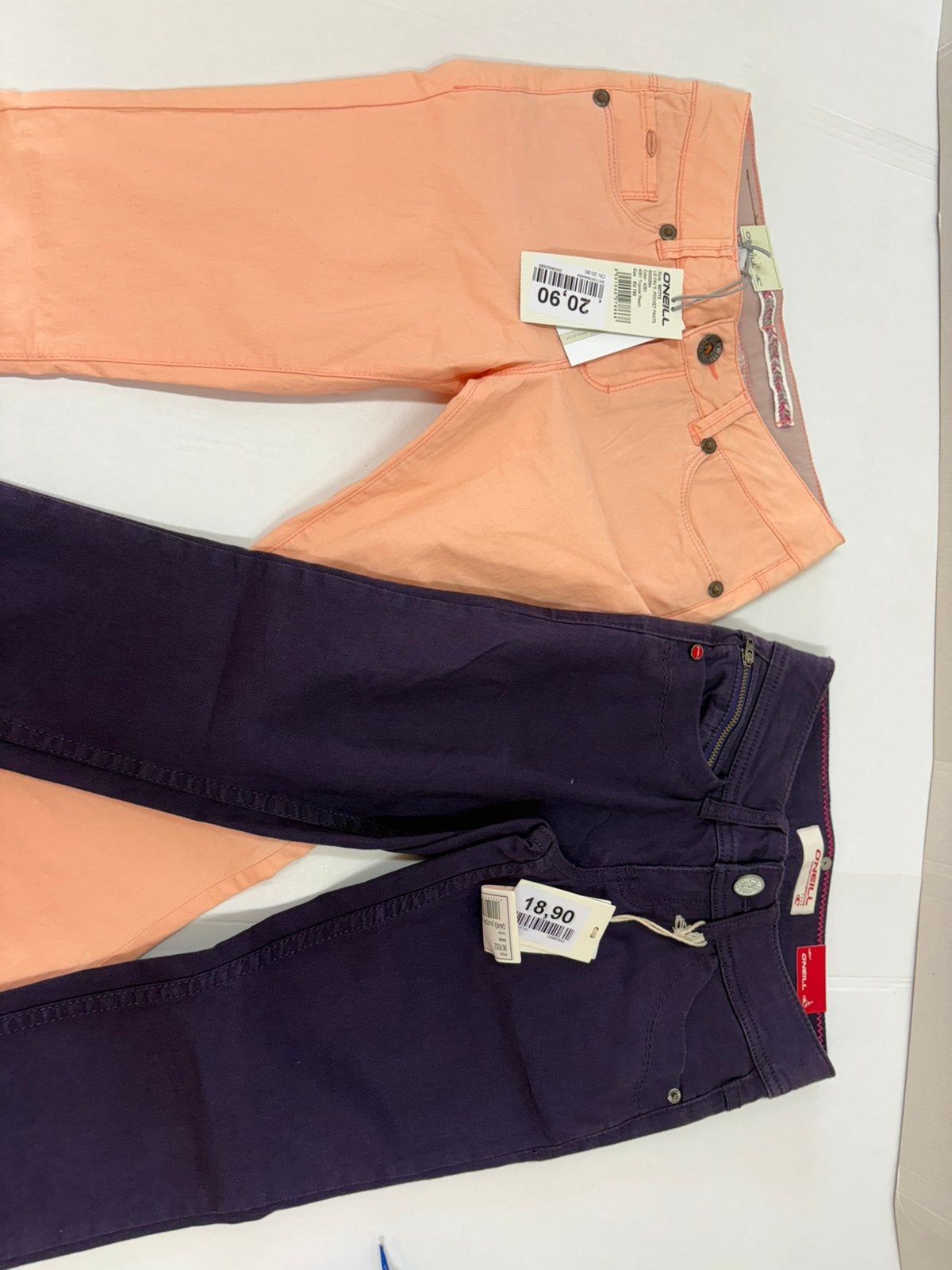 Grand lot de 570 pièces de vêtements de marque, Enlèvement, Neuf