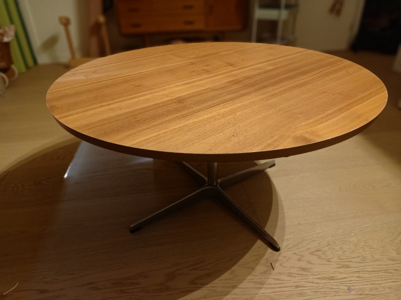 Vintage Tafel met onderstel Fritz Hansen 1968, Huis en Inrichting, Ophalen
