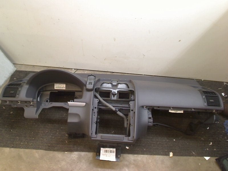 DASHBOARD Volkswagen Touran (1T1 / T2) (1T1857001), Auto-onderdelen, Gebruikt, Volkswagen, Volkswagen AG, Kundenbetreuung@volkswagen.de