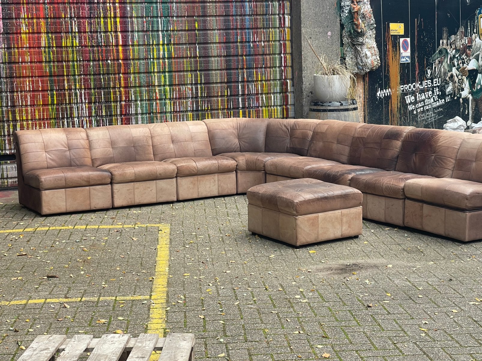 Xl lederen bank design vintage, Huis en Inrichting, Ophalen