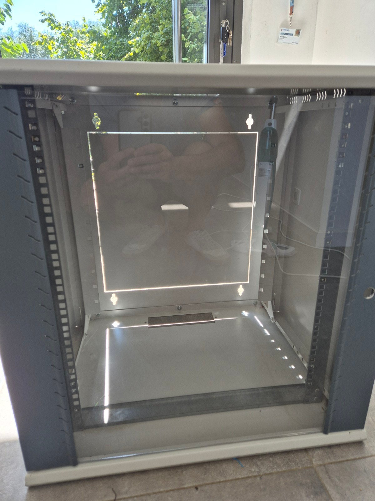 armoire rack serveur 19 pouces, bonne état sans serrure., Informatique & Logiciels, Enlèvement, Utilisé