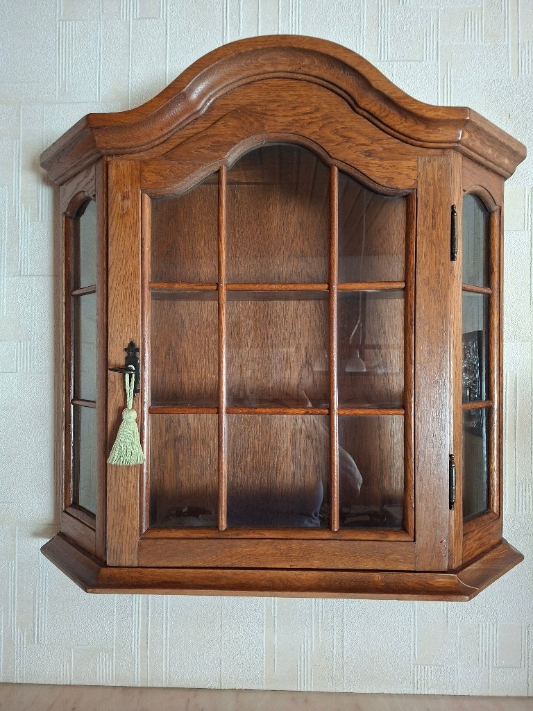 Vitrinekastje massief hout, Ophalen, Zo goed als nieuw