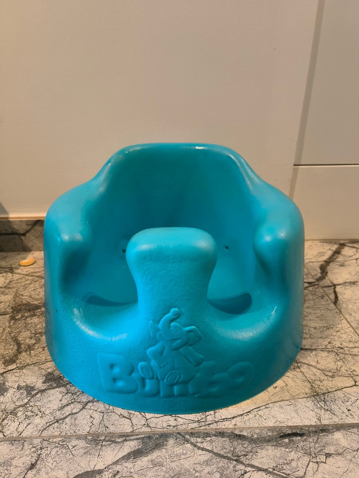 Bumbo stoel + tafel, Kinderen en Baby's, Ophalen, Zo goed als nieuw, Overige typen, Afneembaar eetblad