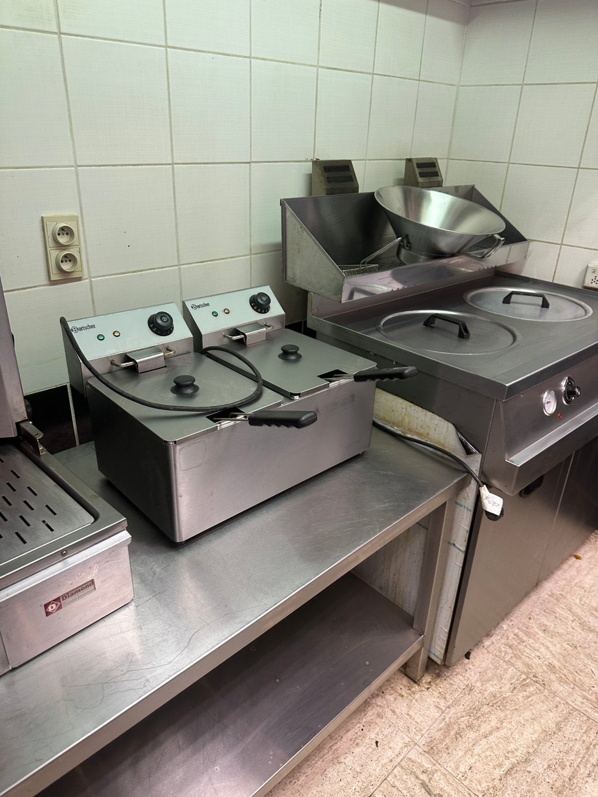 Material pour snack, Enlèvement, Comme neuf
