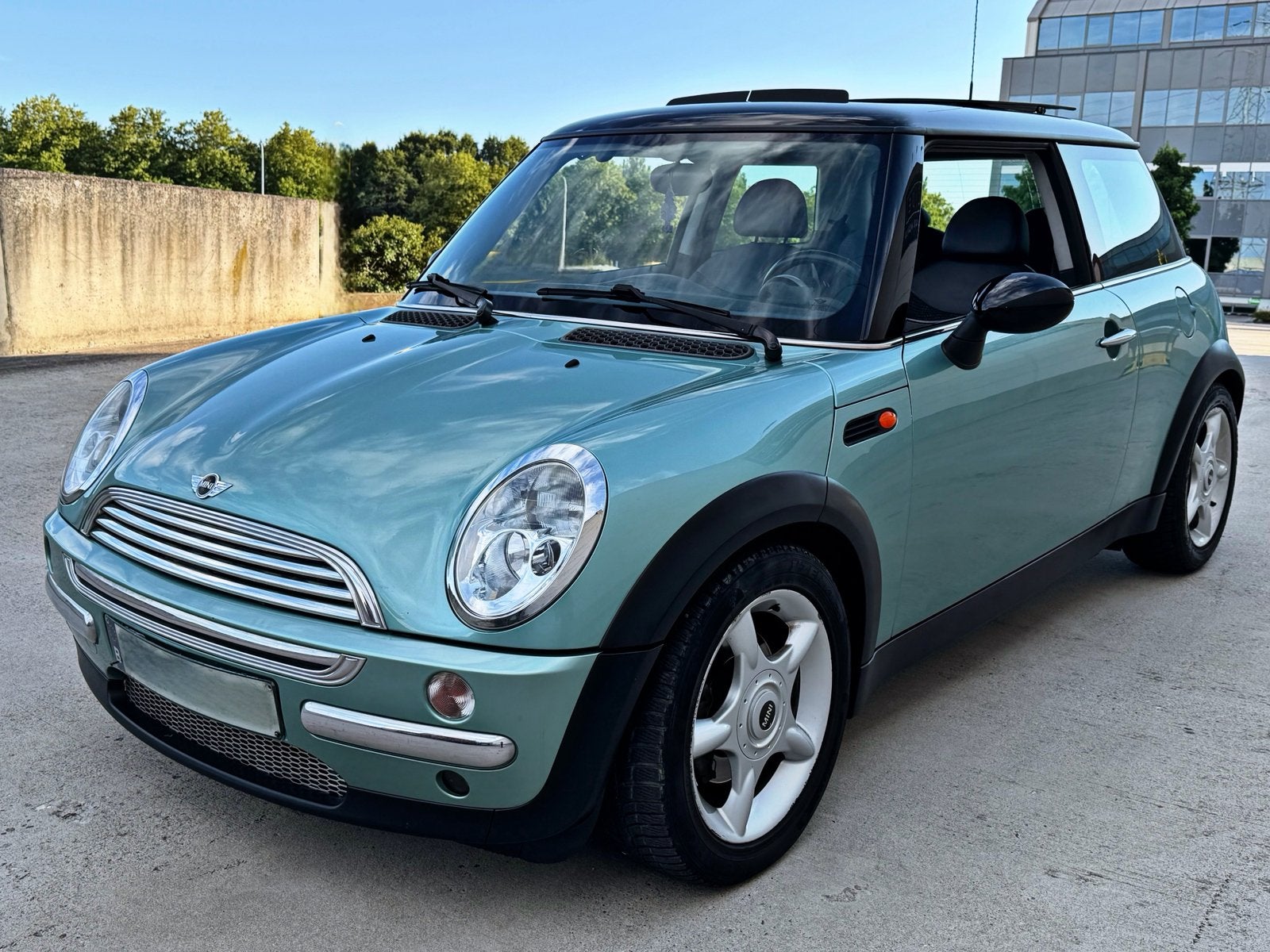 Mini Cooper 1.6i benzine ~ 83.000km ~ Panodak Gekeurd Vvk !, Auto's, Voorwielaandrijving, 4 zetels, Zwart, 4 cilinders