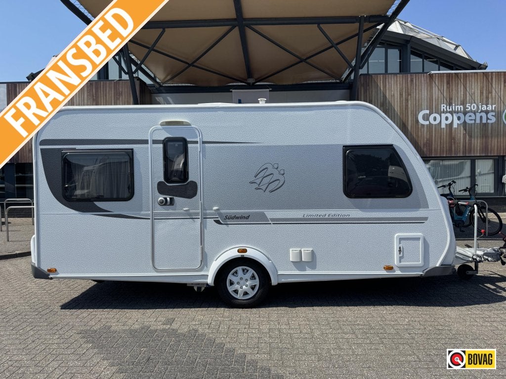 Knaus Sudwind 450 FU, Jusqu'à 4, Lit dans la longueur, 4 à 5 mètres, Knaus