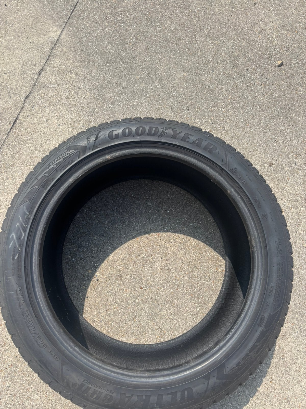1x winterband goodyear 245/45R18, Auto-onderdelen, Banden en Velgen, Ophalen, 18 inch, Winterbanden, Band(en)