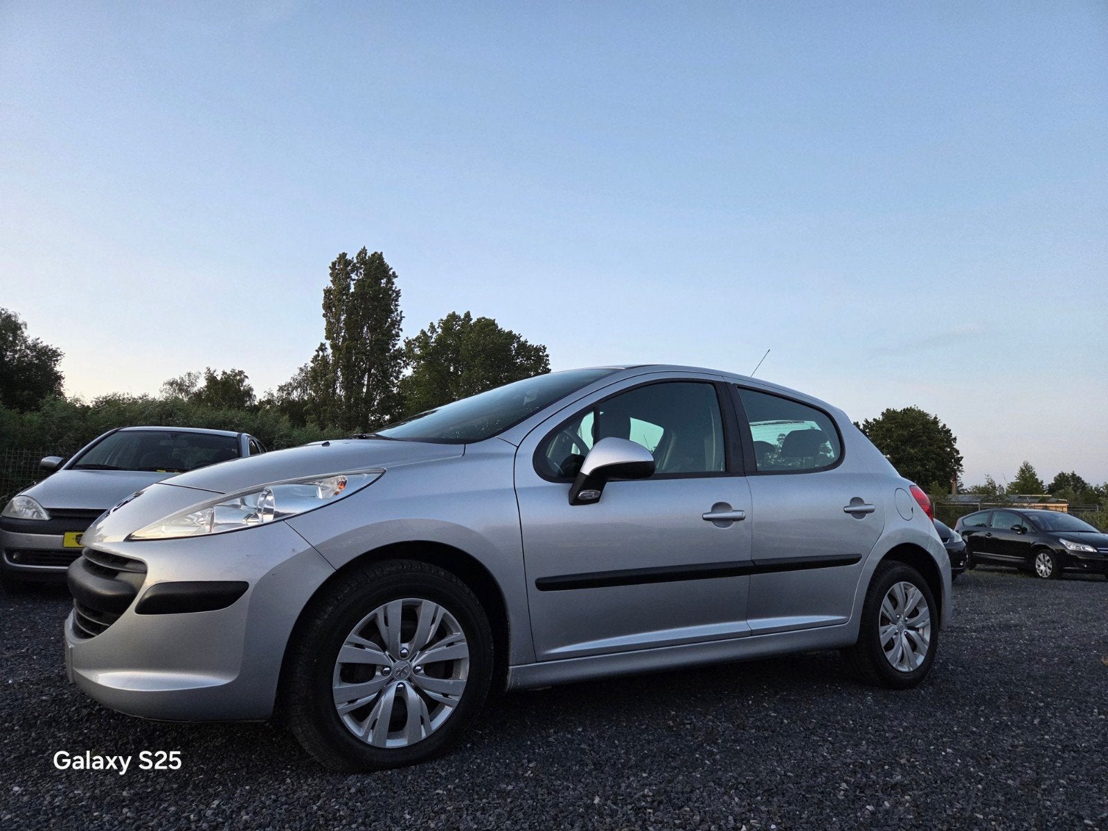 Peugeot 207 1400cc//À quelques kilomètres//102.000 /AIRCO, Autos, Peugeot, Entreprise, Achat, ABS, Airbags, Air conditionné, Verrouillage central