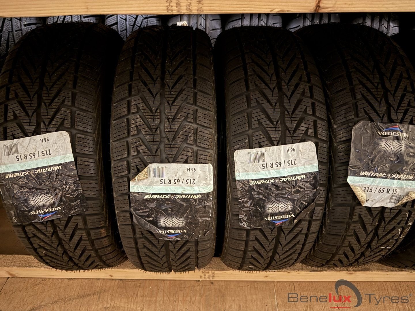 new winter 215/65R15 Vredestein 215/65 R15 215/65/15 2156515, Auto-onderdelen, Banden en Velgen, 215 mm, 15 inch, -, -