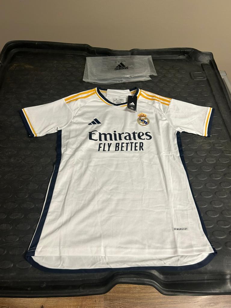 Real Madrid Voetbal T-Shirt | NIEUW!, Sport en Fitness, Voetbal, Maat M, Ophalen, Nieuw, Shirt