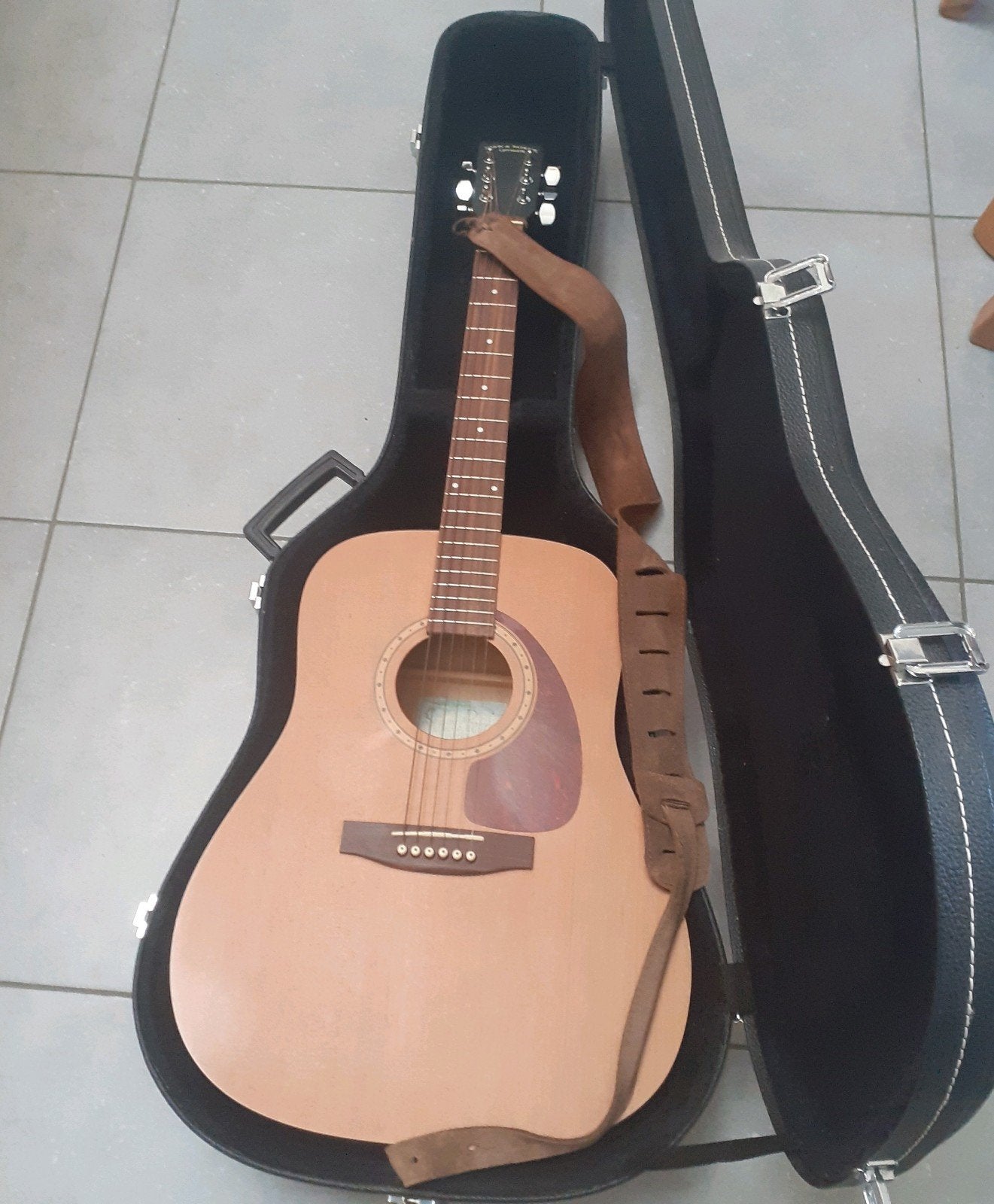 Guitare Simon & Patrick, Enlèvement ou Envoi