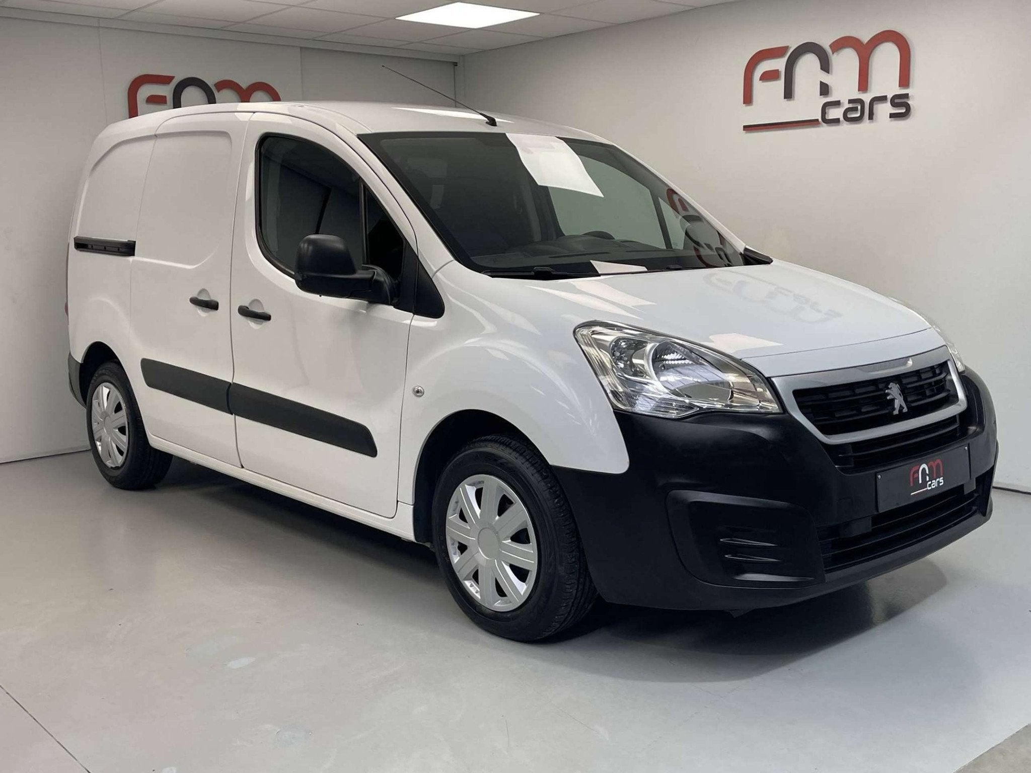 Peugeot Partner BlueHDi L1H1 bwj2018 Airco Cruise Scuifdeur., Auto's, 4 deurs, Stof, Gebruikt, Wit