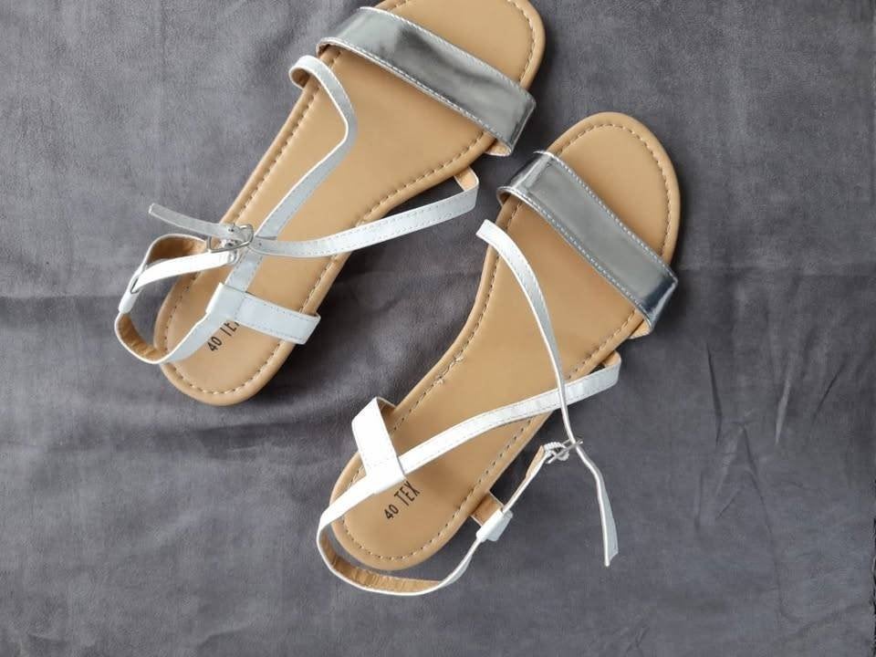 Nieuwe platte sandalen, ,wit/zilver, Tex, maat:40., Kleding | Dames, Schoenen, Wit, Nieuw, Tex, Sandalen of Muiltjes