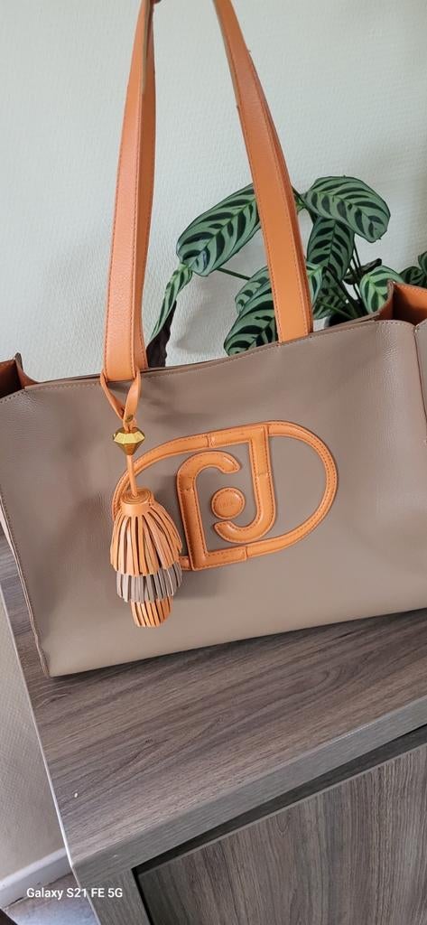 Sac cabas Liu.Jo bicolore, Ophalen
