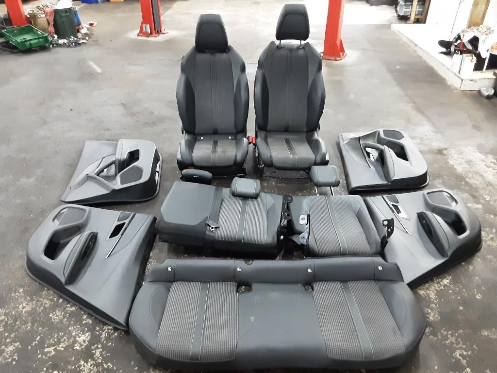 INTERIEUR Peugeot 2008 (UD / UK / UR / US / UX) (01-2019/-), Auto-onderdelen, Interieur en Bekleding, Peugeot, Gebruikt