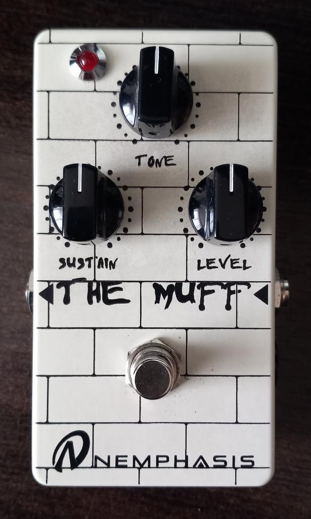 The Muff - Nemphasis distortion / fuzz pedaal, Muziek en Instrumenten, Effecten, Ophalen of Verzenden, Zo goed als nieuw, Distortion, Overdrive of Fuzz